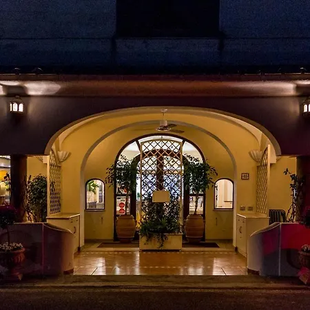 La Taverna Del Leone 3*
